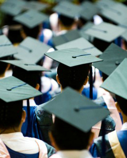 students-university-graduation-